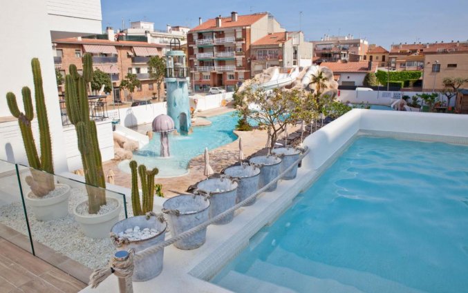 Zwembad van 30 Degrees - Hotel Pineda Splash Pineda de Mar