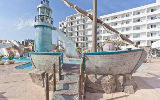 Zwembad van 30 Degrees - Hotel Pineda Splash Pineda de Mar