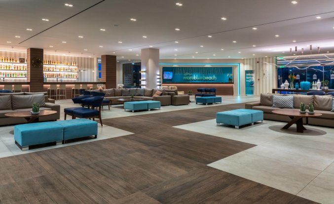 Lobby met bar van Resort Mareblue Beach op Corfu
