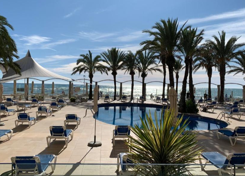 Caprici Beach Hotel & Spa