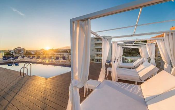 Buitenzwembad van Hotel AlunaSun Lago Rojo in de Costa del Sol