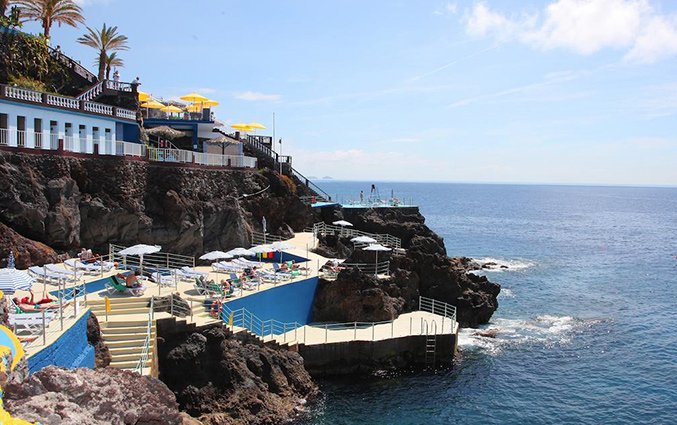 Zonneterras van Hotel Roca Mar op Madeira