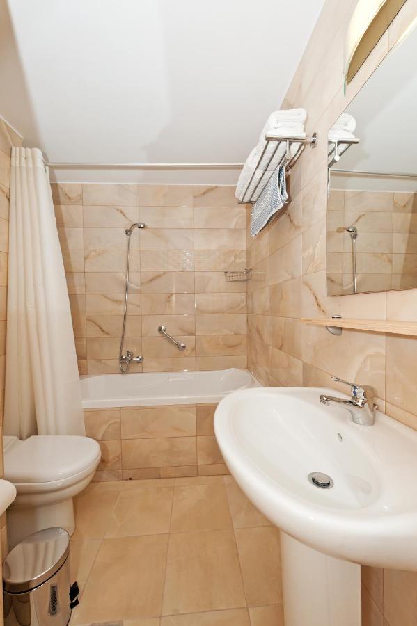 Europa Hotel rooms & Studios