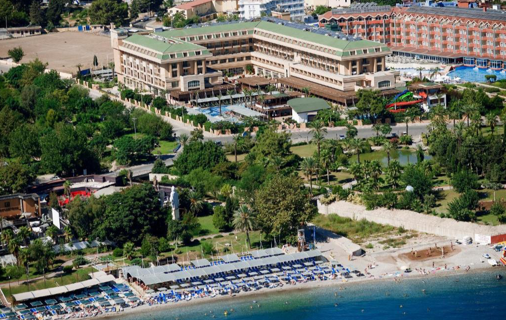 Crystal De Luxe Resort And Spa