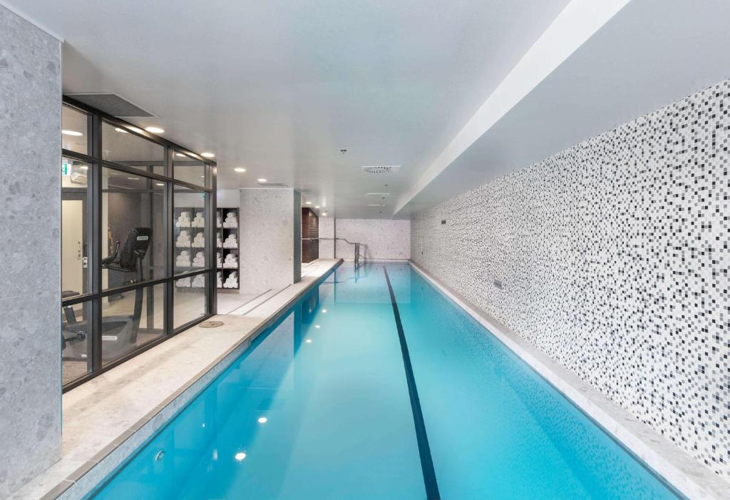 Overdekt zwembad bij Rydges Wellington