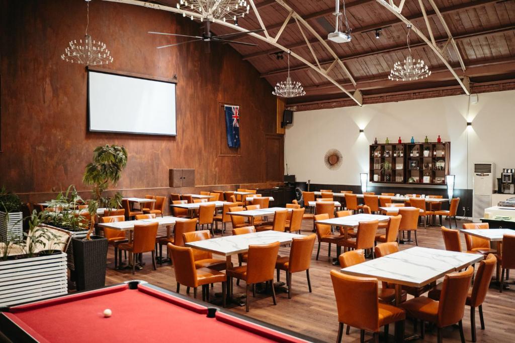 Restaurant in Auckland City Hotel - Hobson St