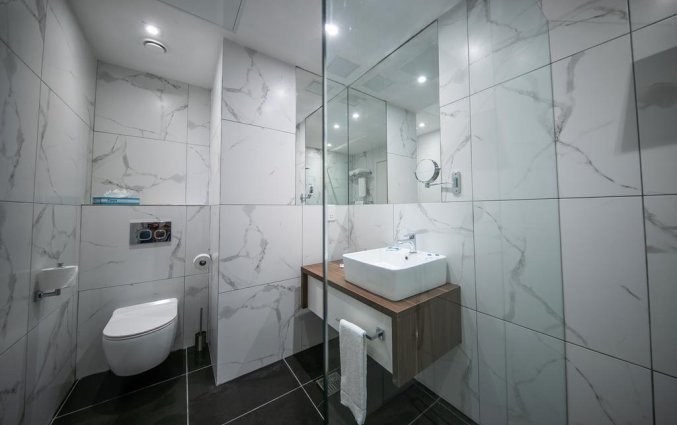 Badkamer van een tweepersoonskamer van Hotel Solana op Malta