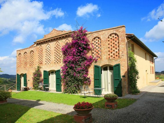 Gebouw van Resort Borgo Di Colleoli in Toscane