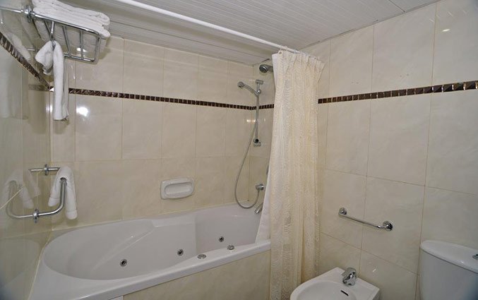 Badkamer van Hotel Golden Bay Beach in Larnaca - Cyprus