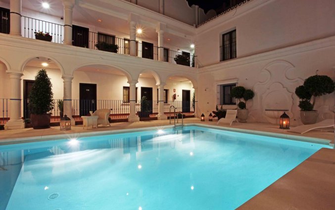 Het zwembad van Hotel La Fonda in Andalusië