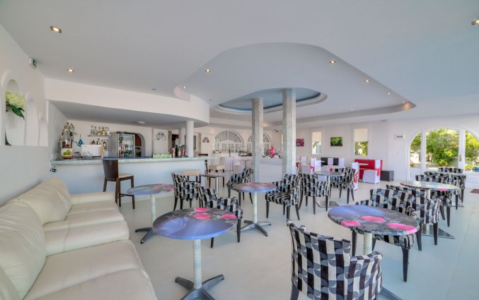 Ontbijtzaal van Hotel Villa Olympia op Santorini