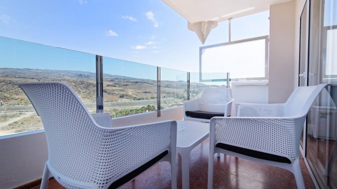 Balkon van een tweepersoonskamer van Hotel Escorial op Gran Canaria