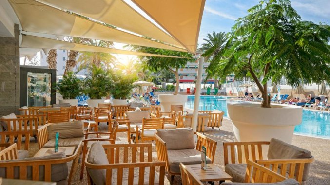Terras van Hotel Escorial op Gran Canaria