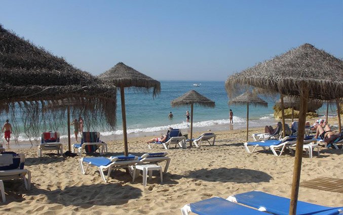 Strand van Appartementen Quinta Pedra Dos Bicos in de Algarve